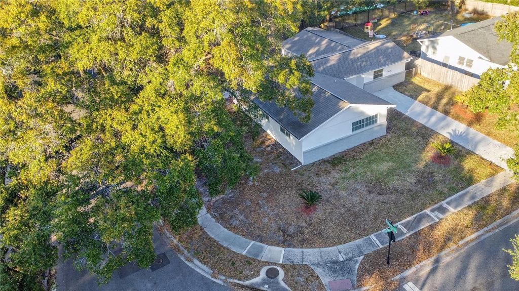 Image 2 of property listing at 613 MARSHALL STREET, Altamonte Springs, FL 32701