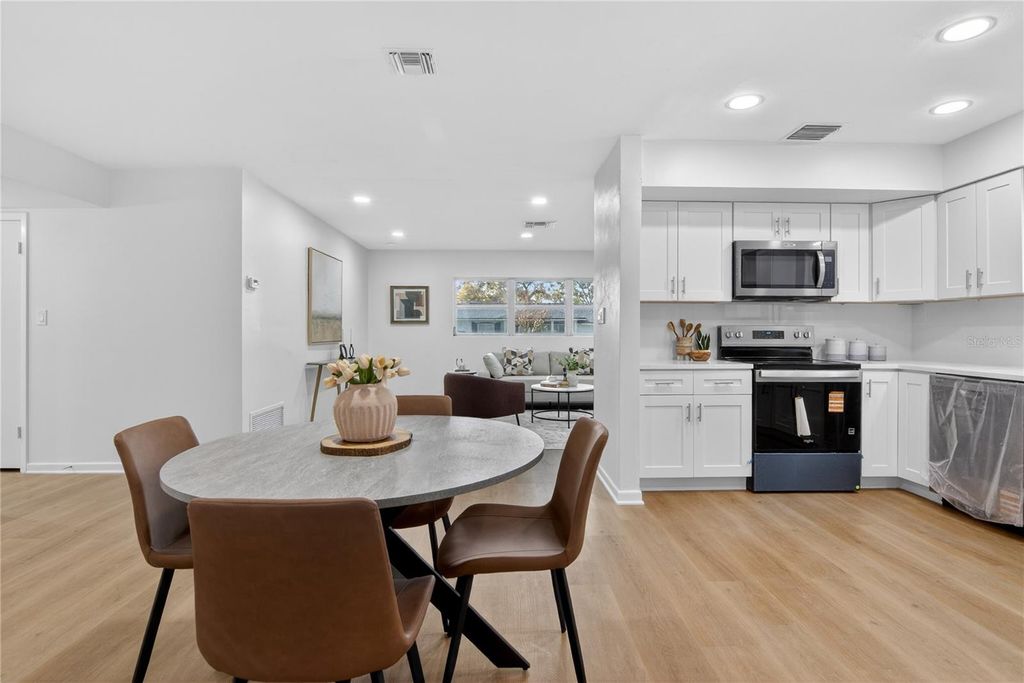 Image 17 of property listing at 613 MARSHALL STREET, Altamonte Springs, FL 32701