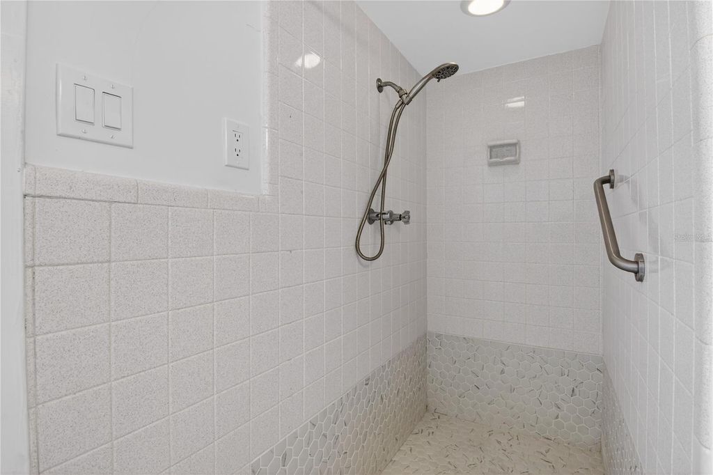 Image 36 of property listing at 613 MARSHALL STREET, Altamonte Springs, FL 32701