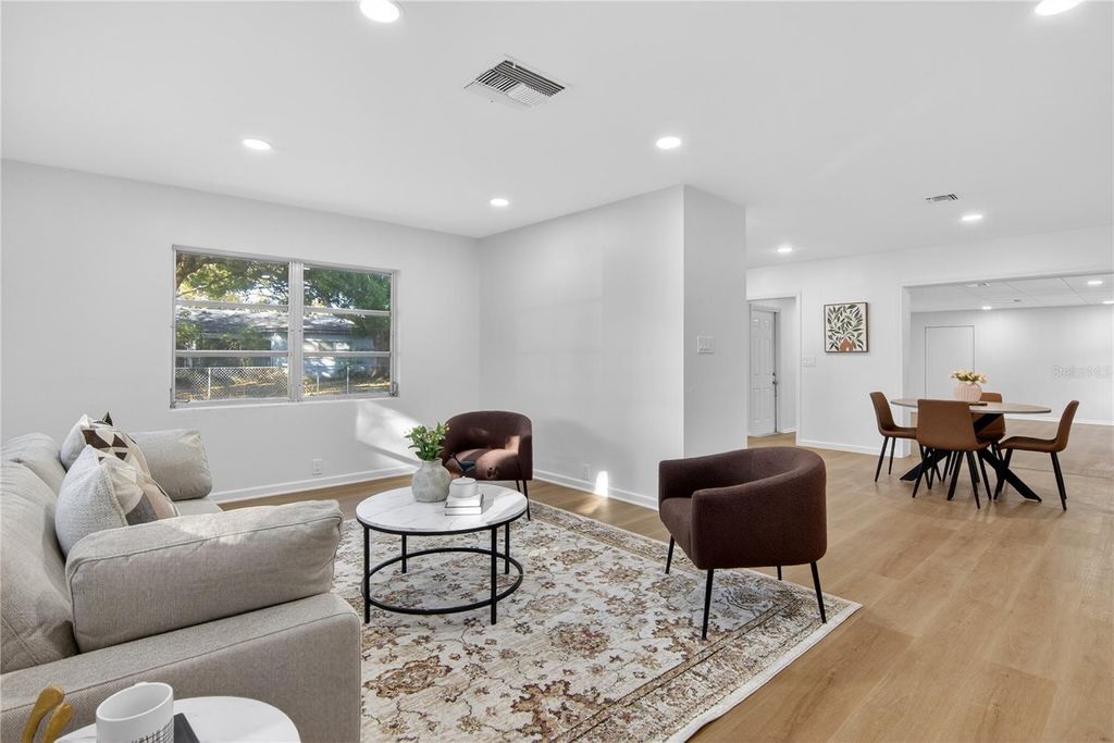 Image 9 of property listing at 613 MARSHALL STREET, Altamonte Springs, FL 32701