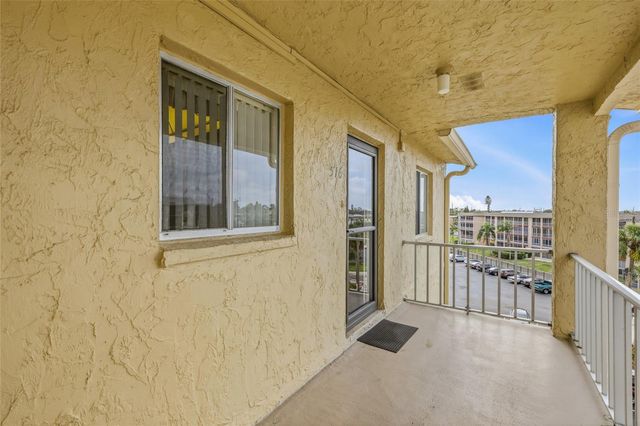 3839 LAKE BAYSHORE DRIVE H516, Bradenton, FL 34205
