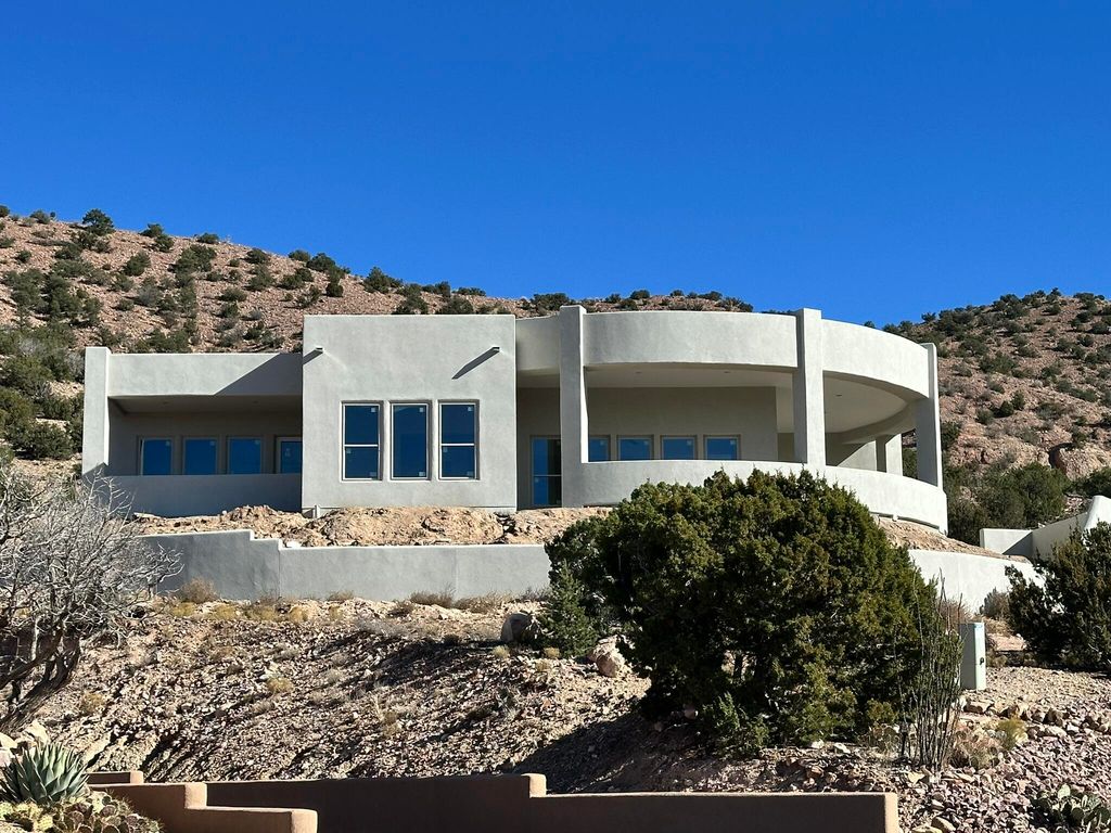 31 La Entrada, Placitas, NM 87043