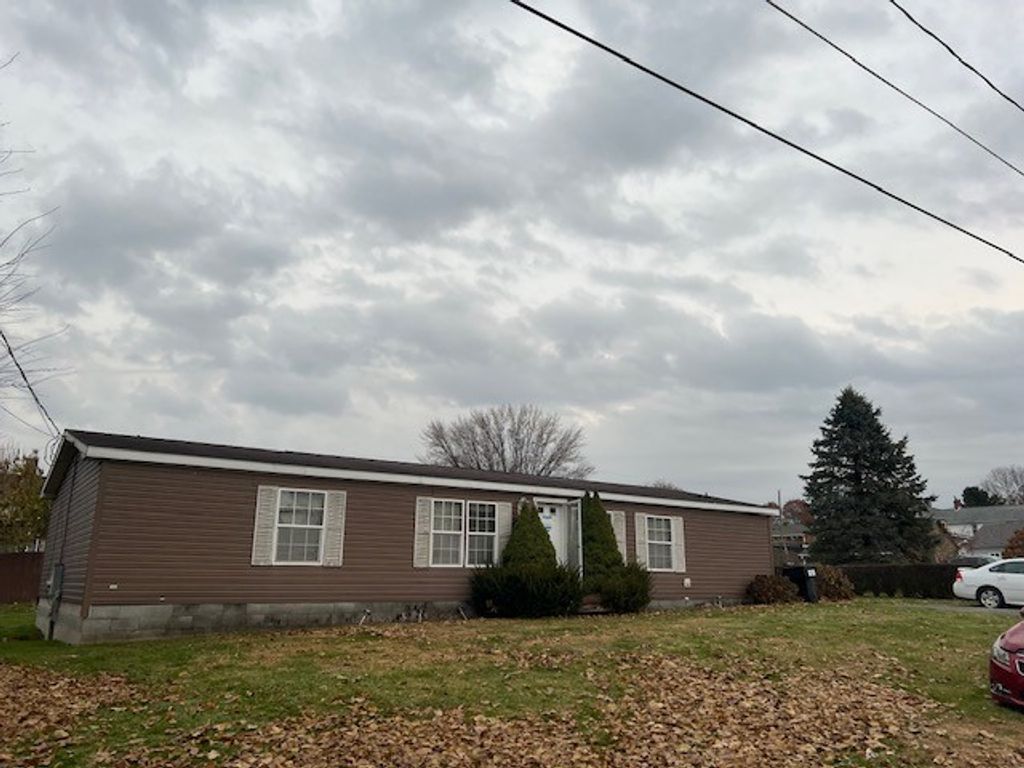 1245 12th St, Taylor Twp, PA 16160