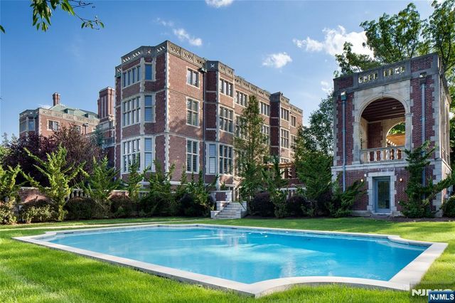 675 Ramapo Valley Road, Mahwah, NJ 07430