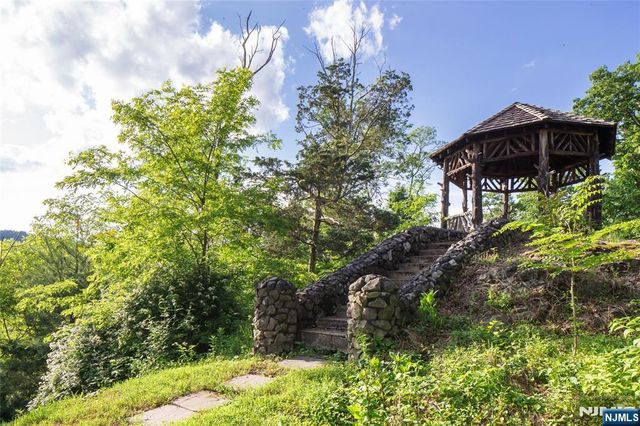 675 Ramapo Valley Road, Mahwah, NJ 07430