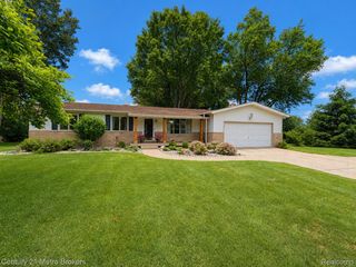3259 N Seymour Road, Flushing Charter Township, MI 48433
