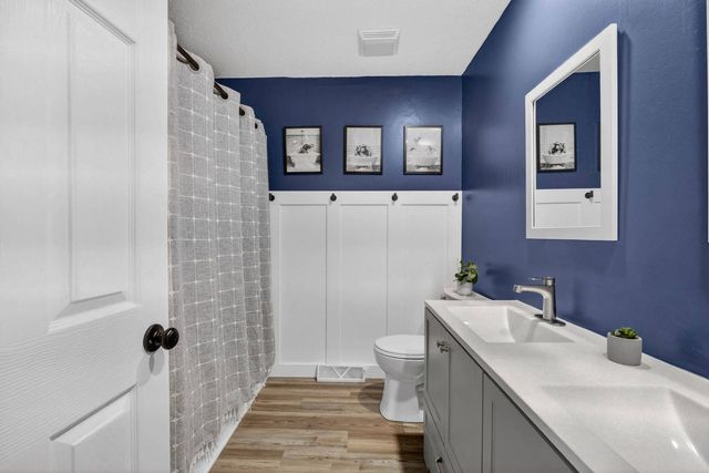 6 Sunset Circle, Bettendorf, IA 52722