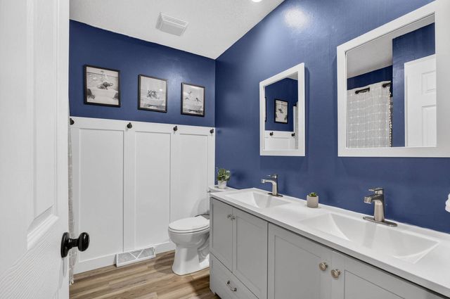 6 Sunset Circle, Bettendorf, IA 52722