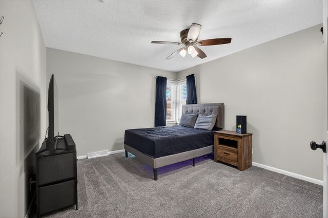 6 Sunset Circle, Bettendorf, IA 52722