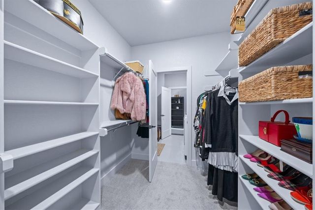 9525 Shady Bend Road, Lenexa, KS 66227