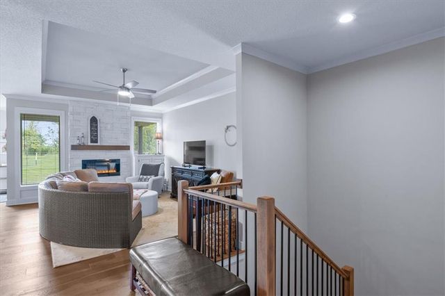 9525 Shady Bend Road, Lenexa, KS 66227