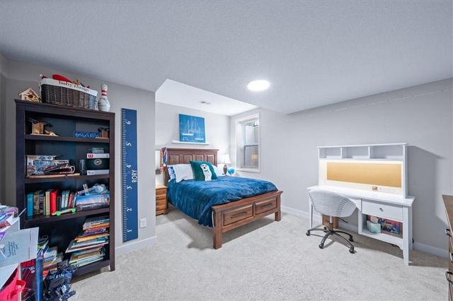 9525 Shady Bend Road, Lenexa, KS 66227