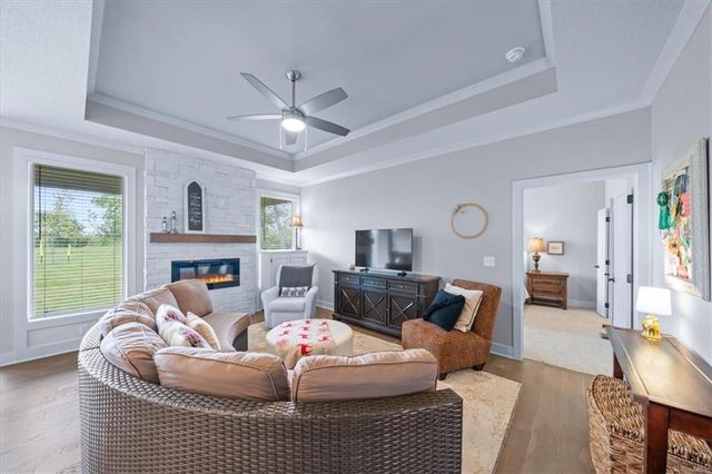 9525 Shady Bend Road, Lenexa, KS 66227