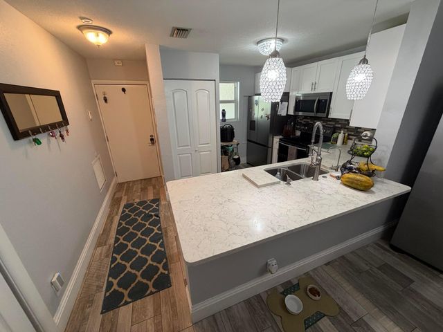 2820 Riverside Drive 201-2, Coral Springs, FL 33065