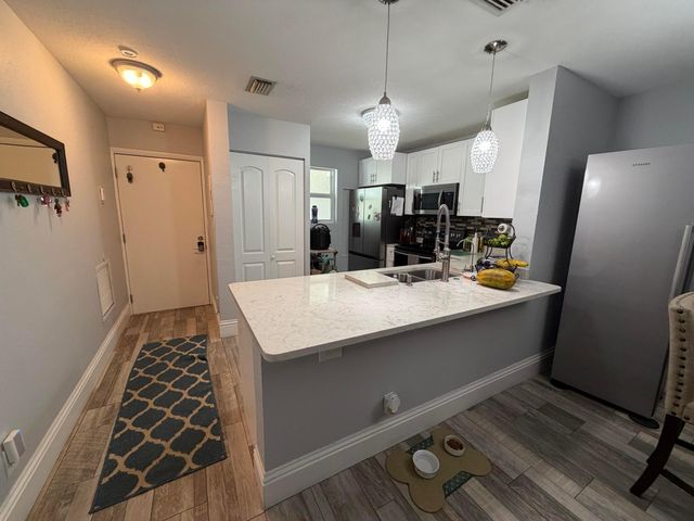 2820 Riverside Drive 201-2, Coral Springs, FL 33065