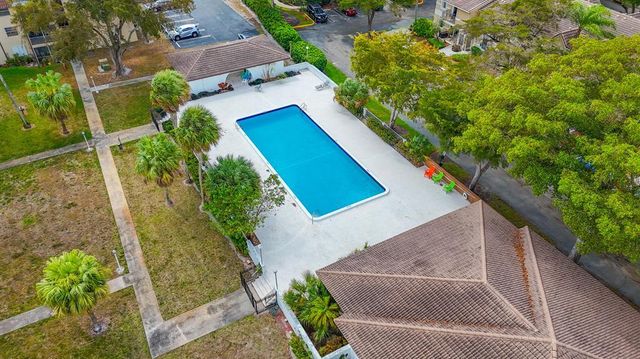 2820 Riverside Drive 201-2, Coral Springs, FL 33065