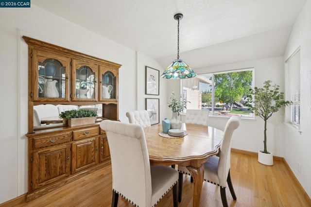 3114 Santa Paula Dr, Concord, CA 94518