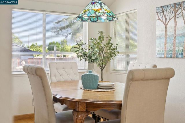 3114 Santa Paula Dr, Concord, CA 94518