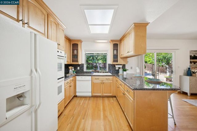 3114 Santa Paula Dr, Concord, CA 94518