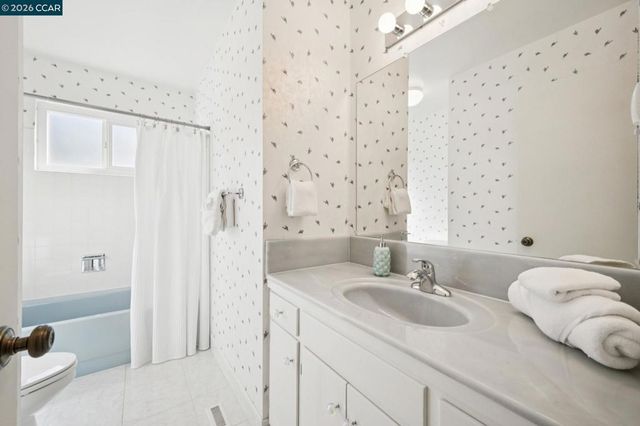 3114 Santa Paula Dr, Concord, CA 94518