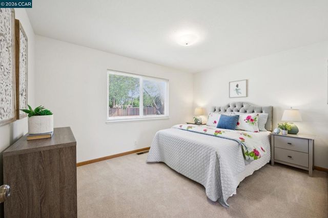 3114 Santa Paula Dr, Concord, CA 94518