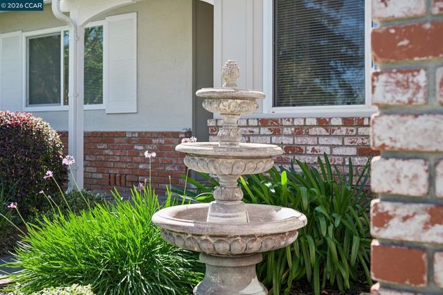 3114 Santa Paula Dr, Concord, CA 94518