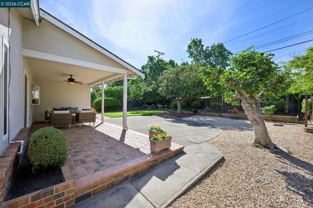 3114 Santa Paula Dr, Concord, CA 94518
