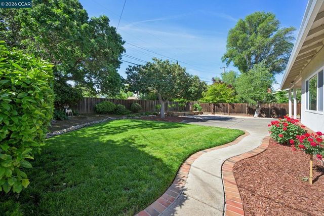 3114 Santa Paula Dr, Concord, CA 94518