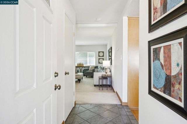 3114 Santa Paula Dr, Concord, CA 94518