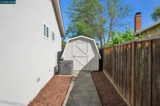 3114 Santa Paula Dr, Concord, CA 94518