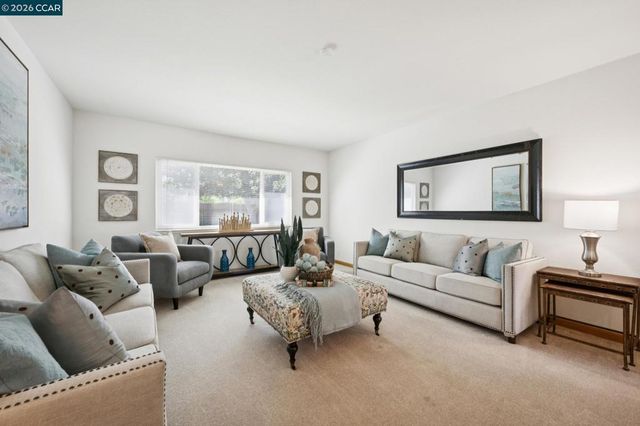 3114 Santa Paula Dr, Concord, CA 94518