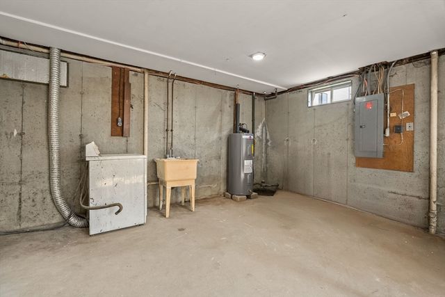 32 Danis St, Fall River, MA 02720