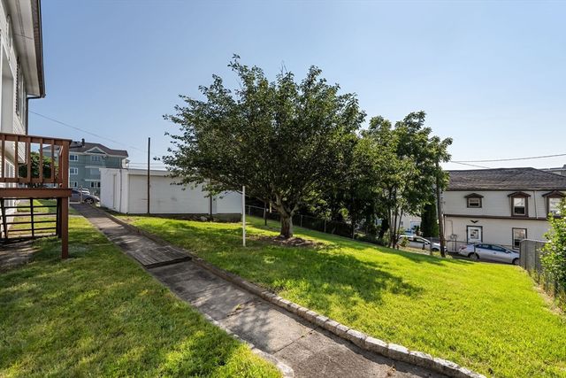 32 Danis St, Fall River, MA 02720