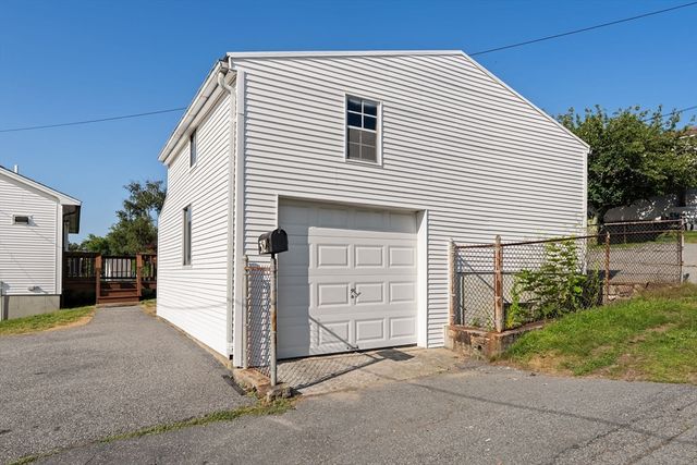 32 Danis St, Fall River, MA 02720