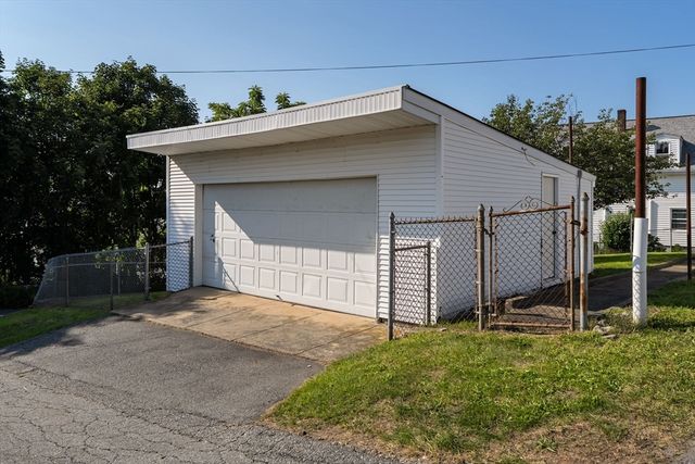 32 Danis St, Fall River, MA 02720