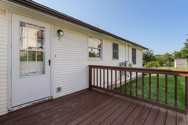 32 Danis St, Fall River, MA 02720