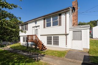 32 Danis St, Fall River, MA 02720