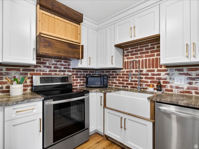 5311 S SKEESWOOD DR, Taylorsville, UT 84129