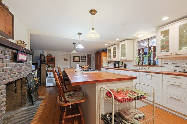 728 South Main Street, Raynham, MA 02767