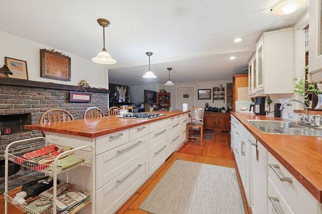 728 South Main Street, Raynham, MA 02767