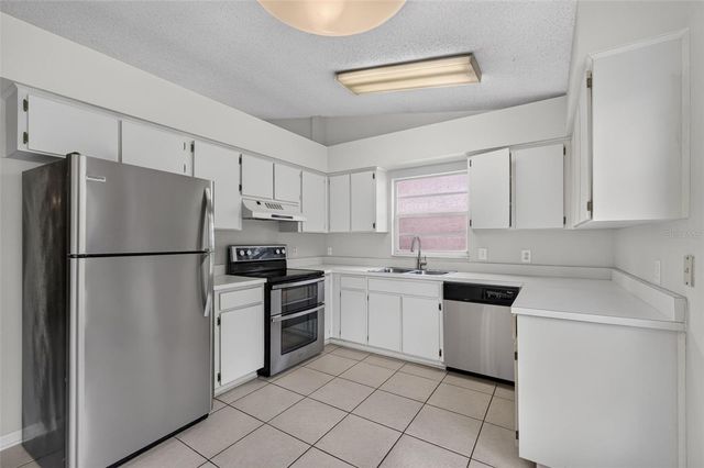 1016 HARDWOOD DRIVE, Valrico, FL 33596