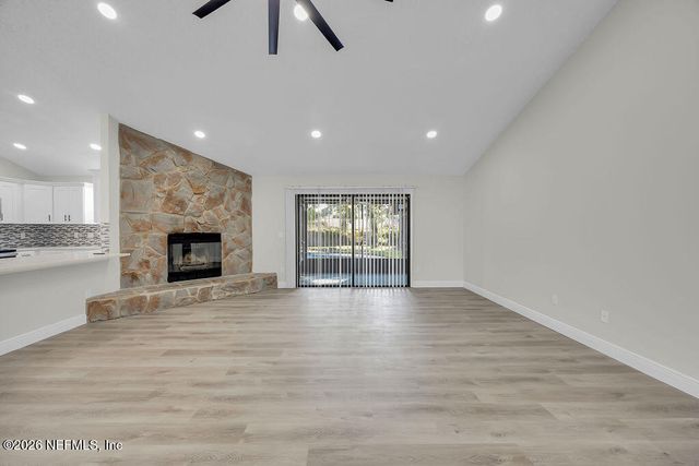 8423 CHASON Road E, Jacksonville, FL 32244