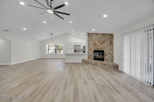 8423 CHASON Road E, Jacksonville, FL 32244