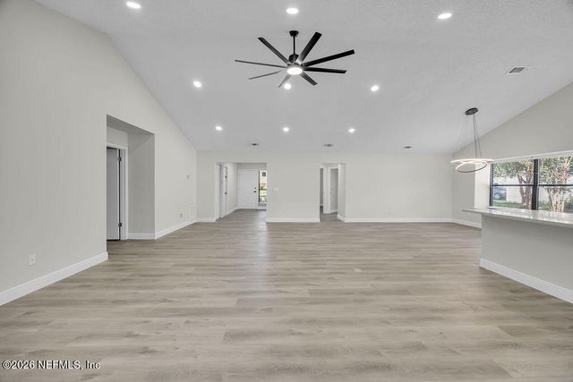 8423 CHASON Road E, Jacksonville, FL 32244