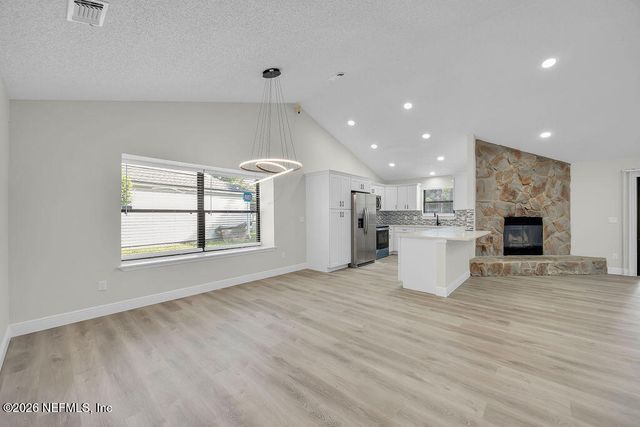 8423 CHASON Road E, Jacksonville, FL 32244