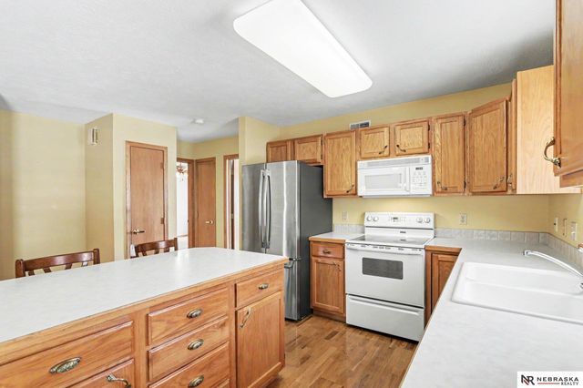 7451 S 28th Street, Lincoln, NE 68516
