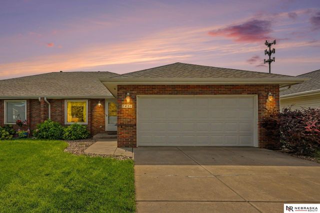 7451 S 28th Street, Lincoln, NE 68516