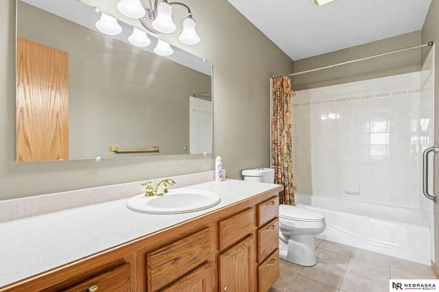 7451 S 28th Street, Lincoln, NE 68516