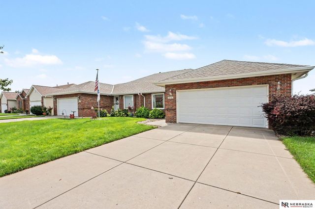 7451 S 28th Street, Lincoln, NE 68516