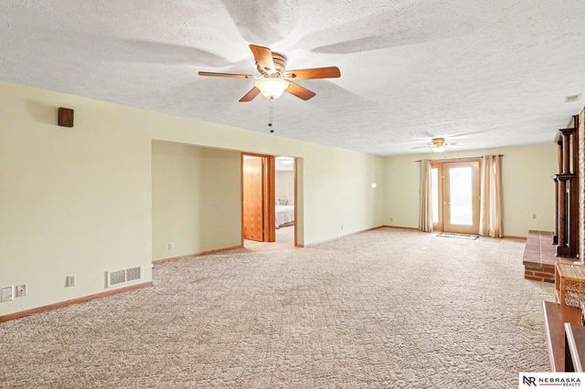 7451 S 28th Street, Lincoln, NE 68516